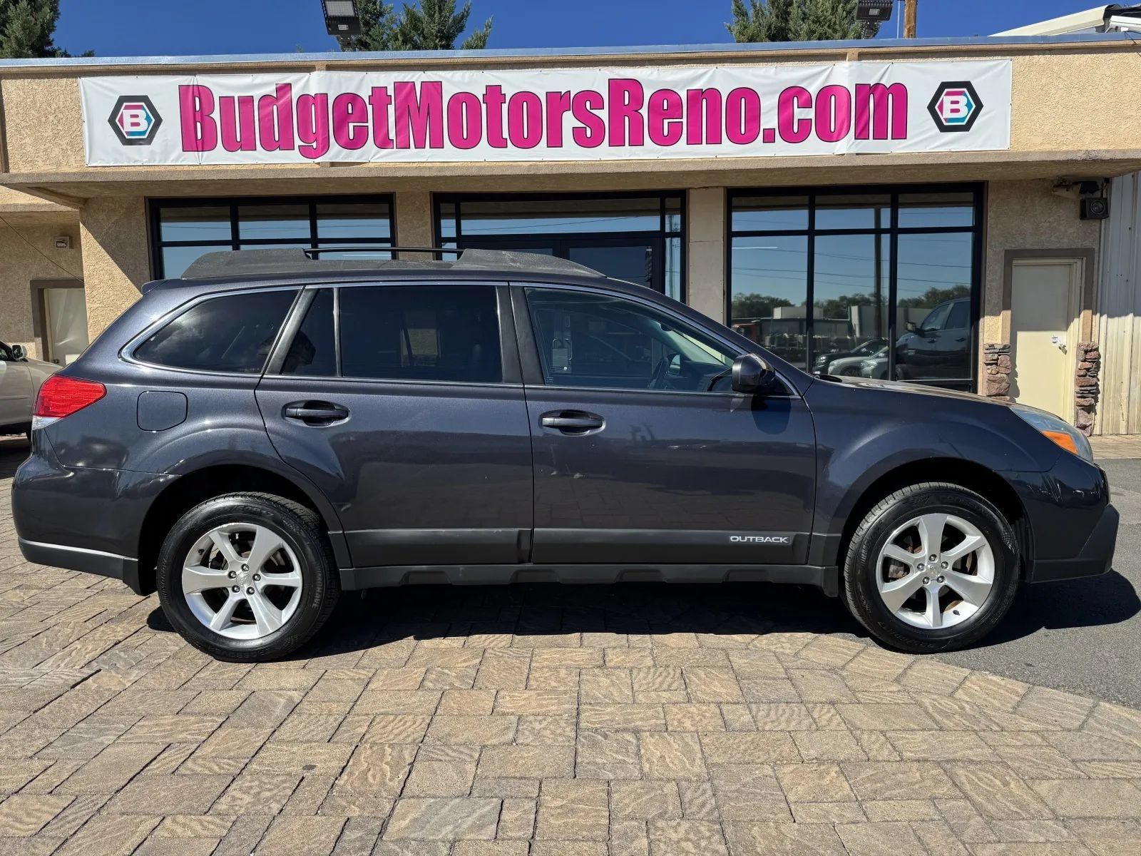 Used 2013 Subaru Outback 2.5i Limited AWD/4WD image 1