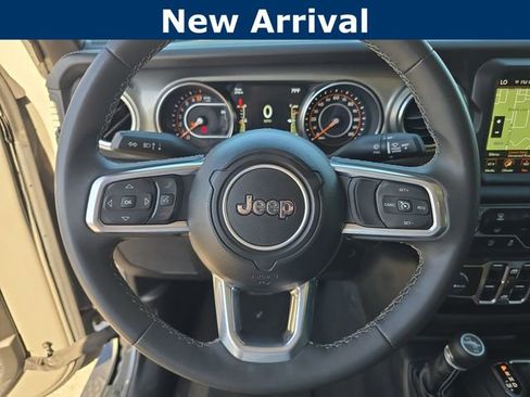 Used 2023 Jeep Gladiator Overland image 24