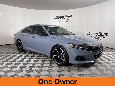 Used 2022 Honda Accord Sport image 4