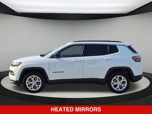 Used 2024 Jeep Compass Latitude AWD/4WD image 3