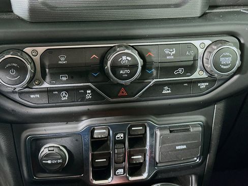 Used 2022 Jeep Wrangler Unlimited Sport AWD/4WD image 22
