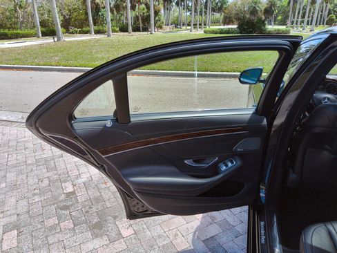 Used 2015 Mercedes-Benz S 550 Sedan image 33