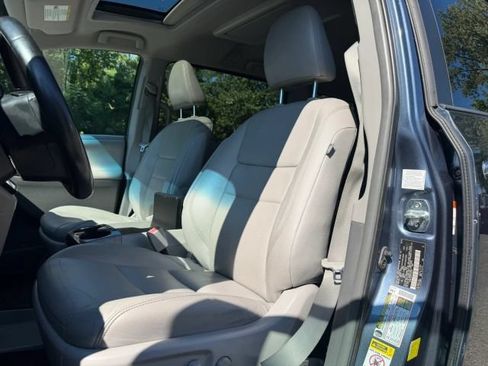 Used 2015 Toyota Sienna XLE Premium AWD/4WD image 11