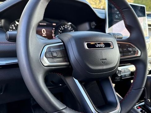 Used 2024 Jeep Compass Trailhawk image 18