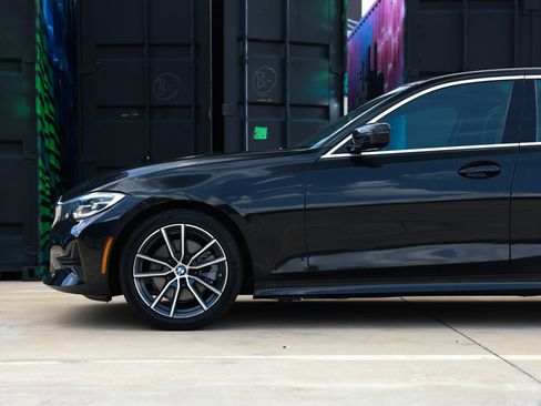 Used 2020 BMW 330i Sedan w/ Convenience Package RWD image 23