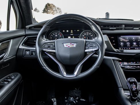 Used 2024 Cadillac XT6 Premium Luxury w/ Platinum Package image 30