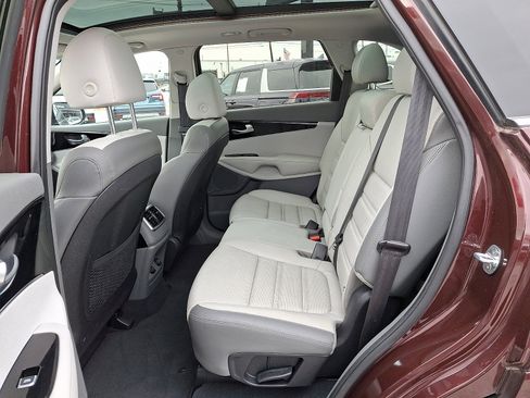 Used 2020 Kia Sorento SX image 11