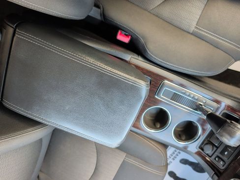 Used 2017 Chevrolet Traverse LT w/ Style and Technology Package image 17