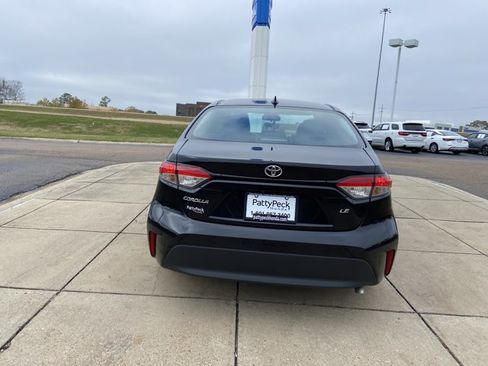 Used 2024 Toyota Corolla LE image 9