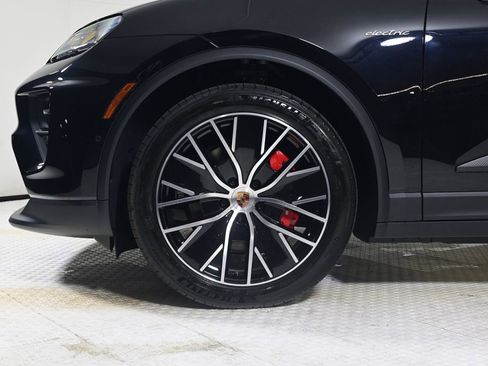 New 2025 Porsche Macan 4S Electric image 27