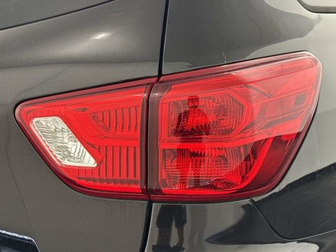 Used 2019 Nissan Pathfinder SL image 30