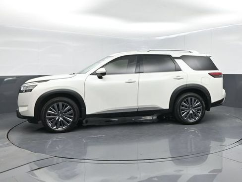 Used 2022 Nissan Pathfinder SL w/ SL Premium Package FWD image 5