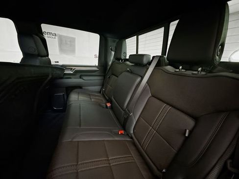 Used 2024 Chevrolet Silverado 3500 High Country image 28