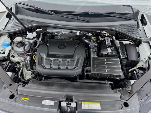 Used 2022 Volkswagen Tiguan SE R-Line image 31