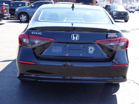 Used 2023 Honda Civic Touring image 9