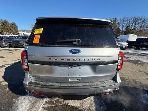 Used 2023 Ford Expedition Platinum image 6