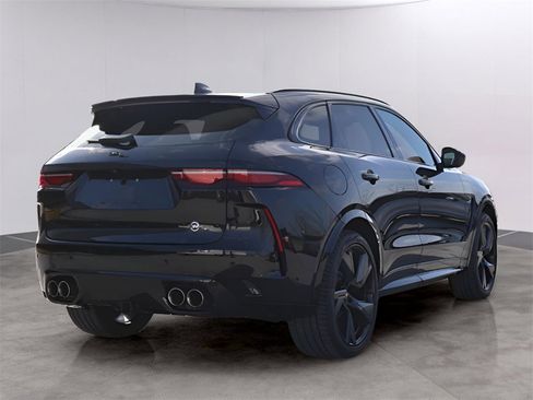 Used 2022 Jaguar F-PACE SVR image 5