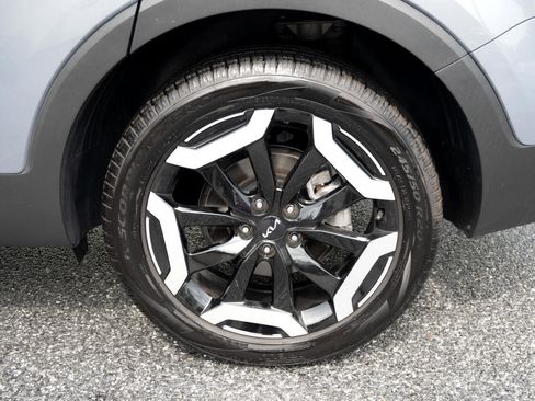 Used 2024 Kia Telluride EX w/ EX Captain's Chair Package image 44