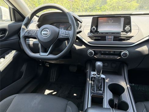 Used 2023 Nissan Altima 2.5 S FWD image 3