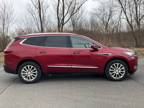 Used 2020 Buick Enclave Premium w/ Sun and Sites Package image 6