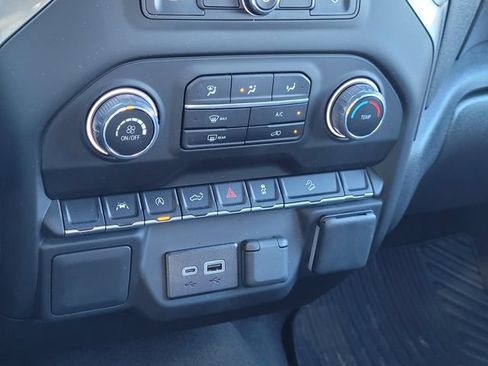 Used 2025 Chevrolet Silverado 1500 Custom Trail Boss w/ LPO, Dark Essentials Package AWD/4WD image 11