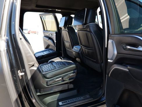 Used 2022 Cadillac Escalade ESV Sport Platinum AWD/4WD image 34