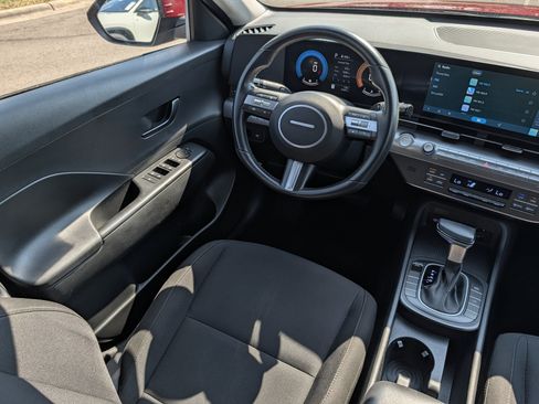 Used 2024 Hyundai Kona SEL FWD image 9