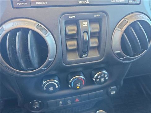 Used 2018 Jeep Wrangler Unlimited Sport S image 23