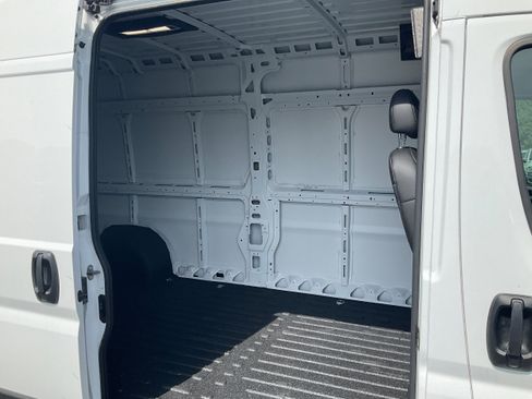 New 2025 RAM ProMaster 3500 w/ Convenience Group image 9