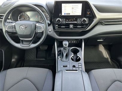 Used 2023 Toyota Highlander L