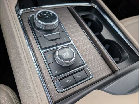Used 2024 Ford Expedition Max Limited image 17