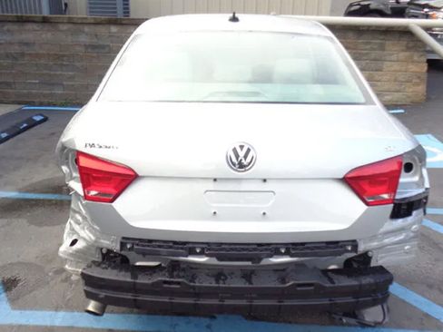 Used 2013 Volkswagen Passat 2.5 SE FWD image 8