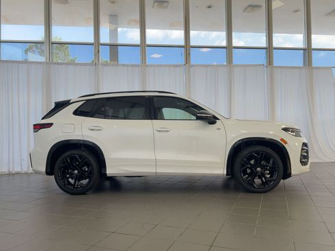 New 2026 Volkswagen Tiguan SE R-Line image 8