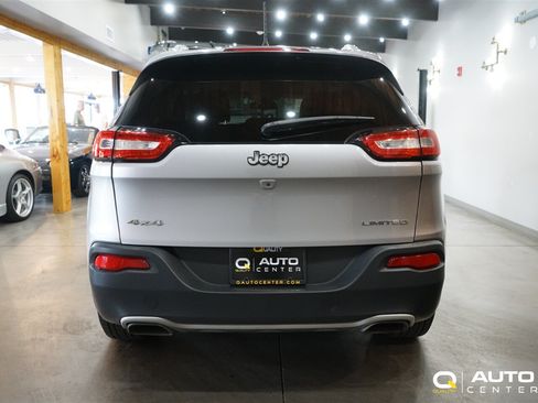 Used 2017 Jeep Cherokee Limited AWD/4WD image 5