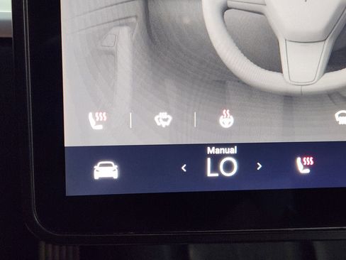 Used 2022 Tesla Model 3 Long Range image 40