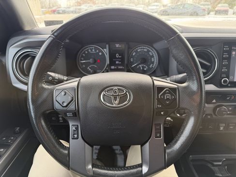 Certified 2022 Toyota Tacoma TRD Off-Road w/ TRD Premium Off Road Package image 12