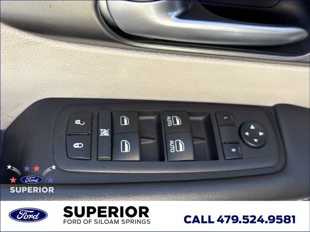 Used 2024 Chrysler Pacifica Limited FWD image 27