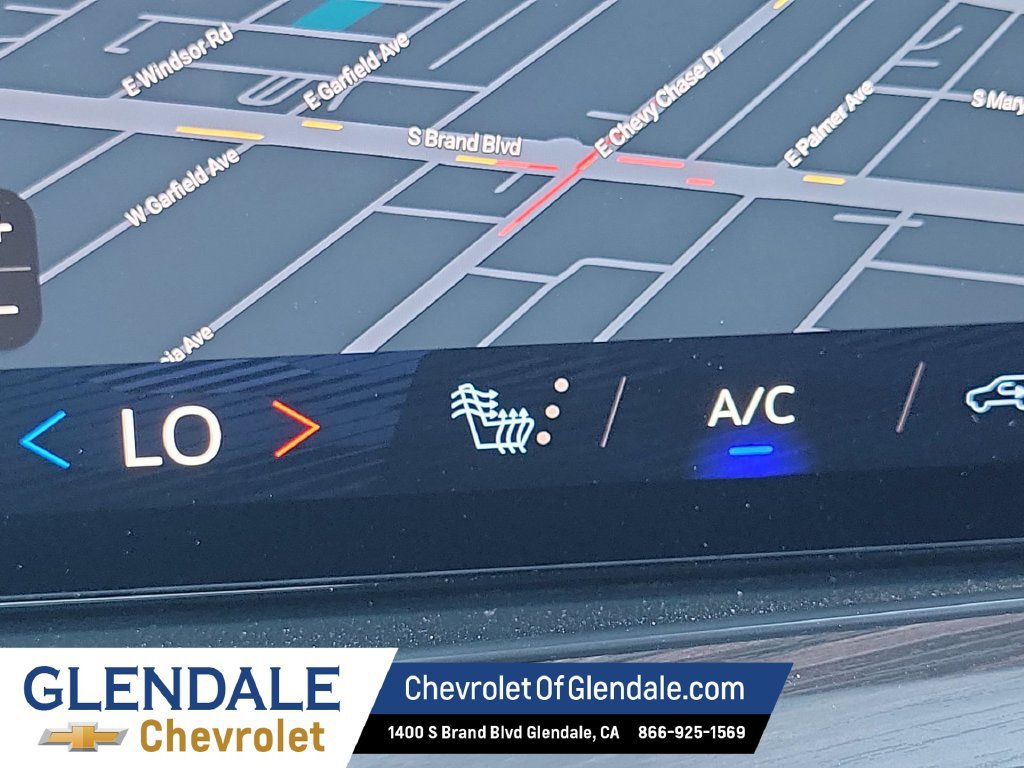 Certified 2025 Chevrolet Suburban LT AWD/4WD image 30