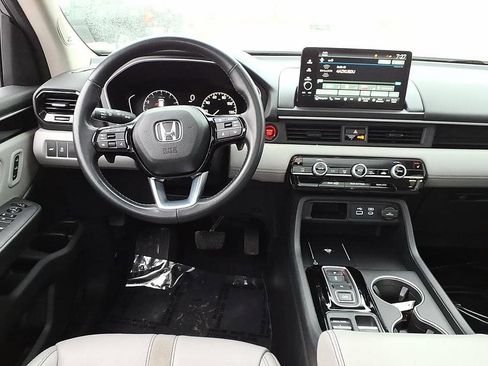 Used 2025 Honda Pilot Touring image 23