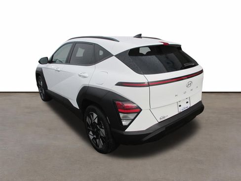Used 2025 Hyundai Kona SEL FWD image 3