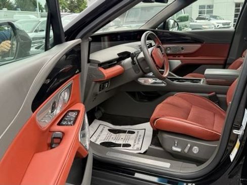 Used 2024 Lincoln Nautilus Black Label w/ Jet Appearance Package (87T) AWD/4WD image 9