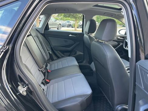 Used 2025 Volkswagen Jetta SE w/ Sunroof Package image 46