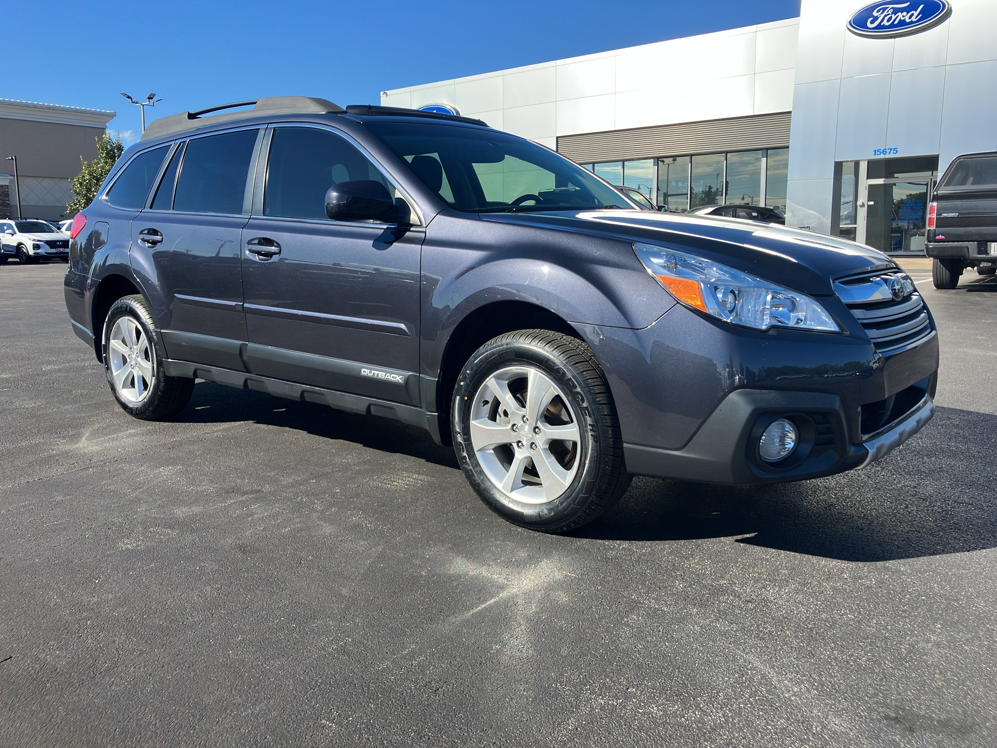 Used 2013 Subaru Outback 2.5i Limited w/ Moonroof Pkg AWD/4WD image 8
