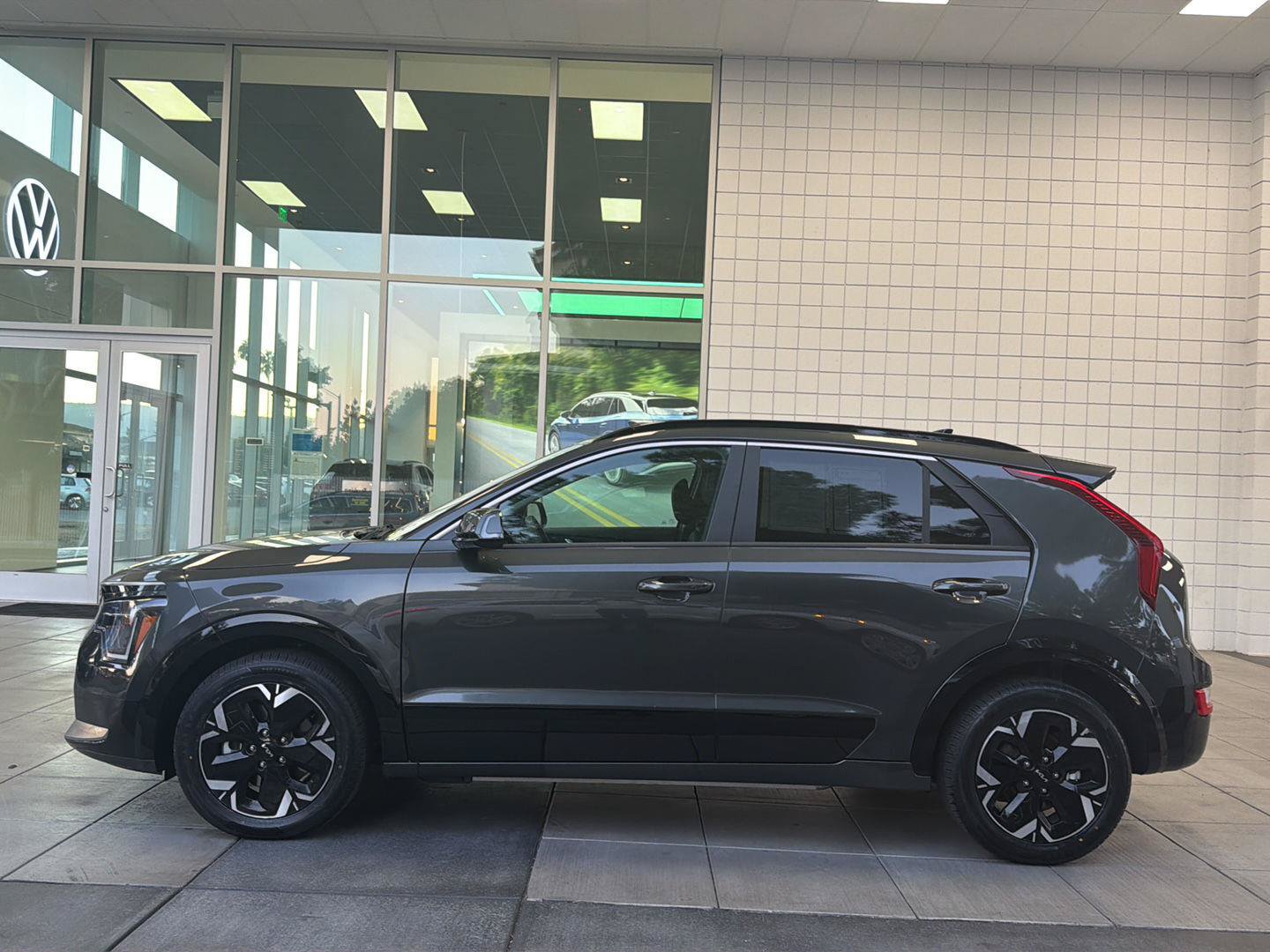 Used 2024 Kia Niro Wind FWD image 2