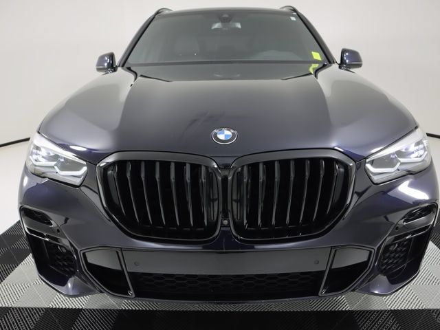 Used 2022 BMW X5 M50i w/ Parking Assistance Package AWD/4WD image 8