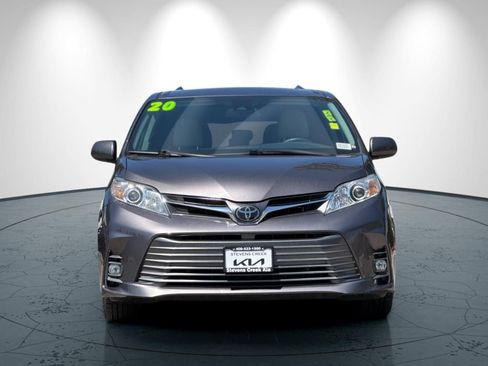 Used 2020 Toyota Sienna XLE w/ XLE Navigation Package FWD image 9