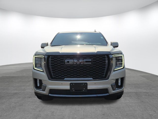 Used 2023 GMC Yukon Denali Ultimate AWD/4WD image 2