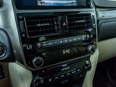 Used 2023 Lexus GX 460 Premium w/ Accessory Package AWD/4WD image 25