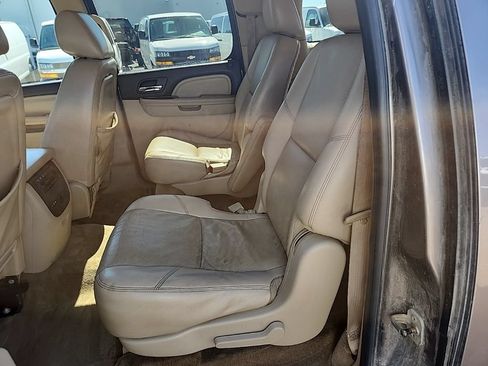 Used 2011 GMC Yukon XL Denali AWD/4WD image 32