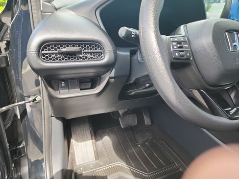 Certified 2023 Honda HR-V LX image 11